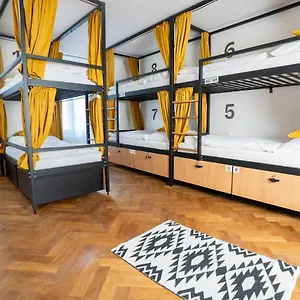 White Wolf House & Praag